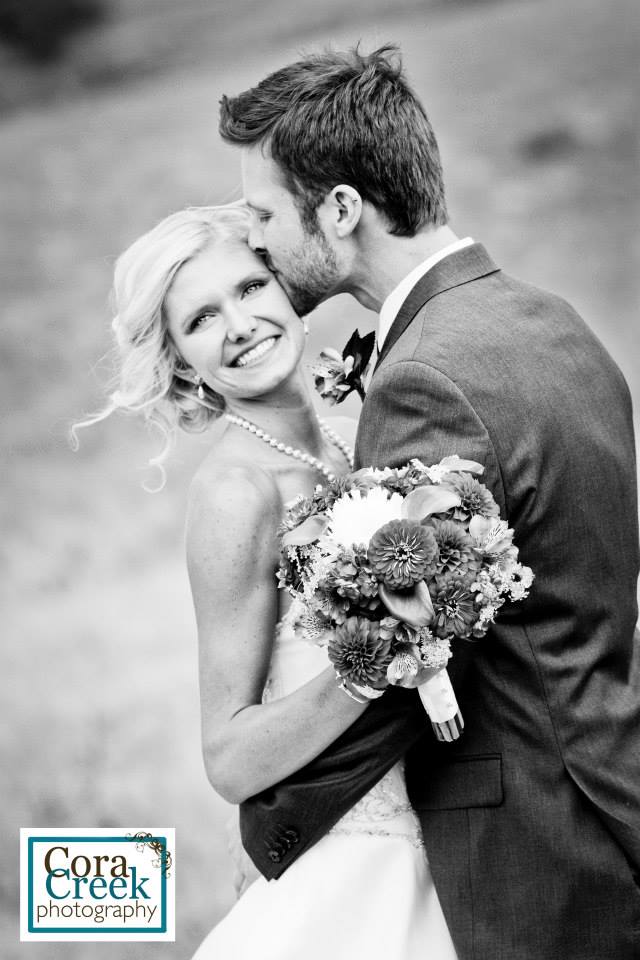 b and white kiss