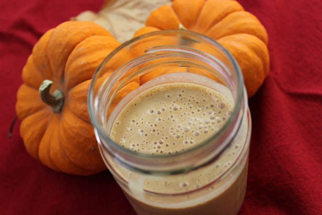 vegan pumpkin pie spiced smoothie
