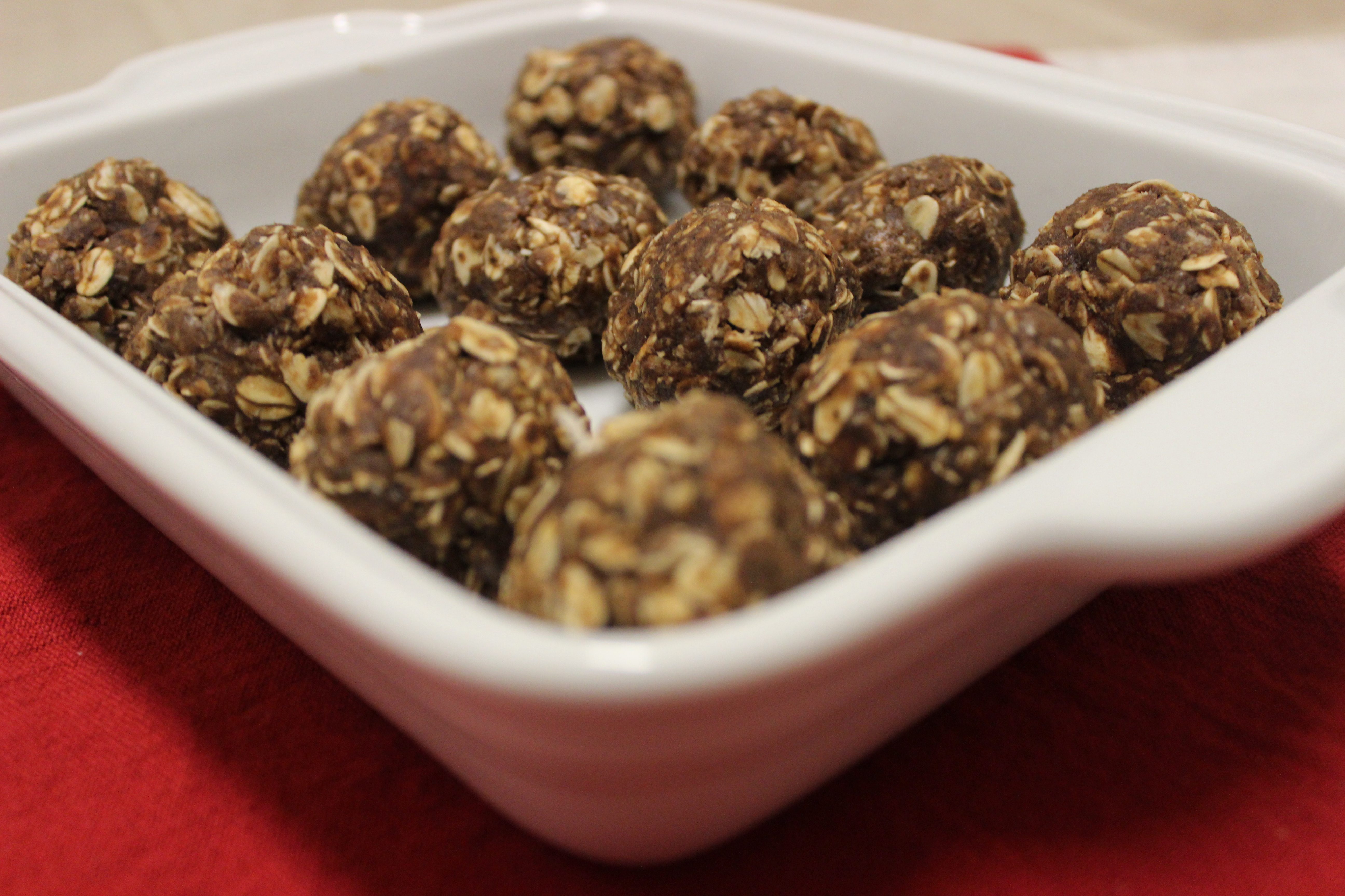 chocolate mint protein bites