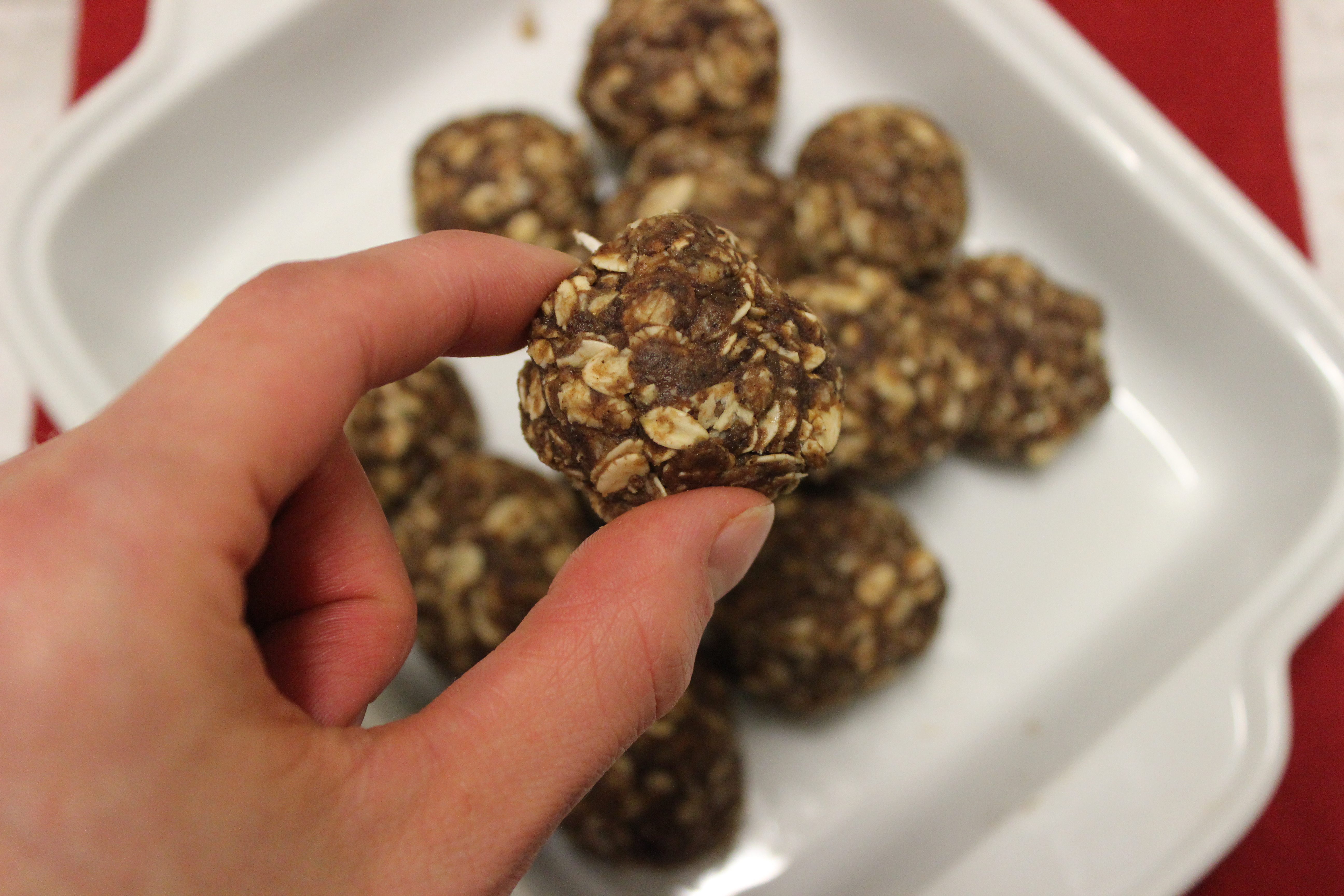 pb protein bites chocolate mint