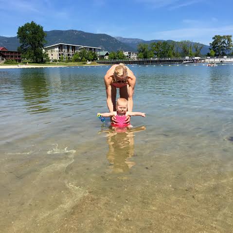 Reagan-is-swimming