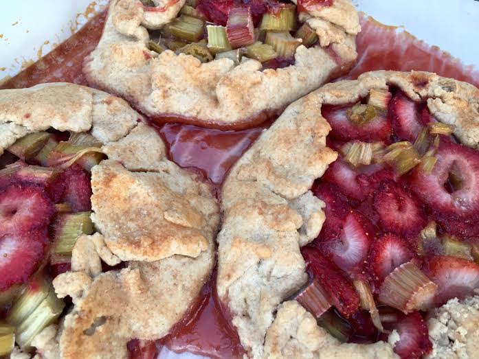 Strawberry-Rhubarb-Tarts-yum